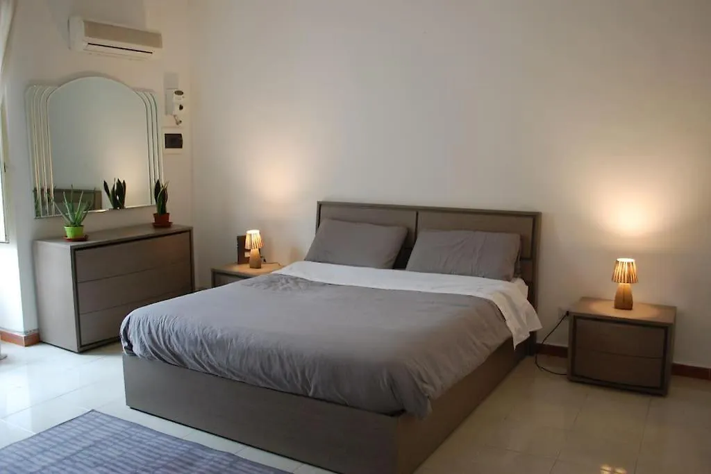 Lincoln Apartment Палермо