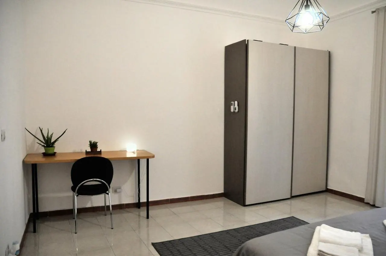 Lincoln Apartment Палермо Италия